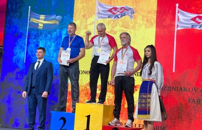 Соликамские армрестлеры взяли на мире шесть золотых и три бронзовых медали
